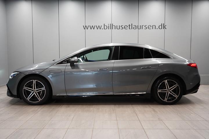 Grå Mercedes EQE350 fra 2024