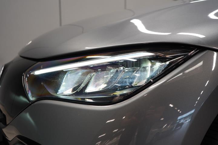 Grå Mercedes EQE350 fra 2024