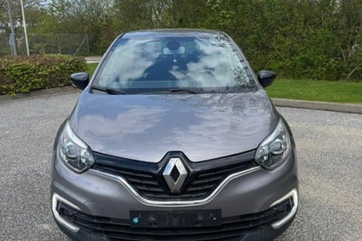 Grå Renault Captur fra 2018
