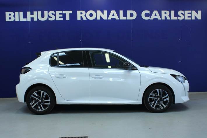 Hvid Peugeot 208 fra 2023