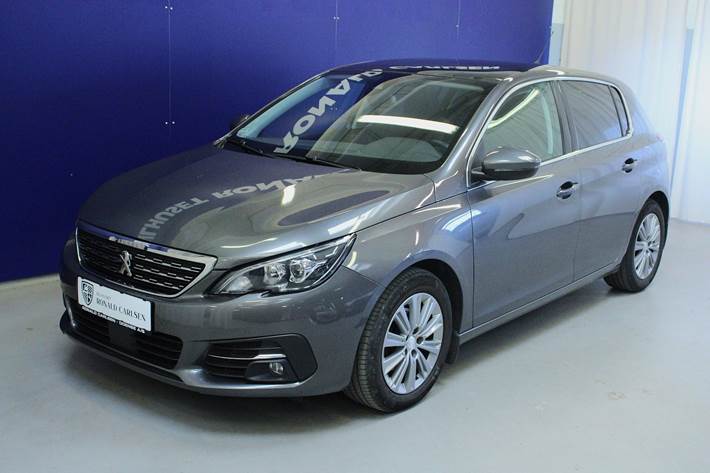 Grå Peugeot 308 fra 2020