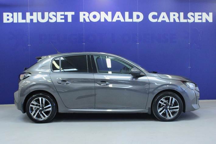 Grå Peugeot 208 fra 2020