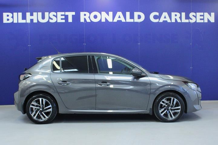 Grå Peugeot 208 fra 2020