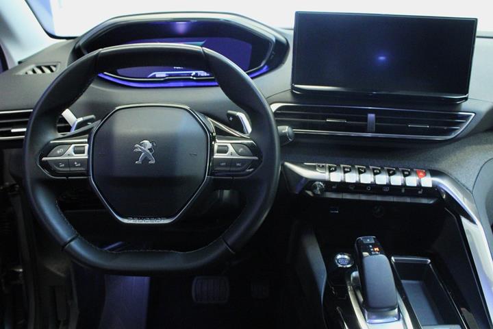 Sølv Peugeot 3008 fra 2021