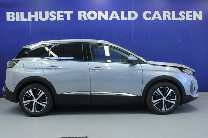 Sølv Peugeot 3008 fra 2021
