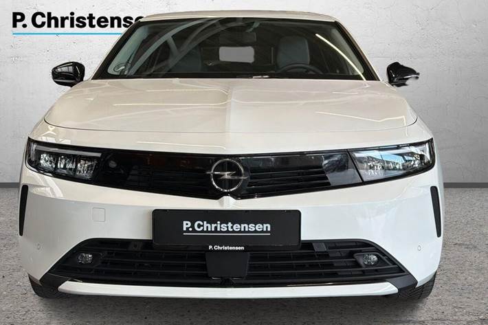 Hvid Opel Astra fra 2024