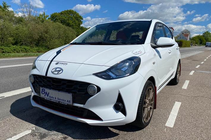 Hvid Hyundai i10 fra 2021
