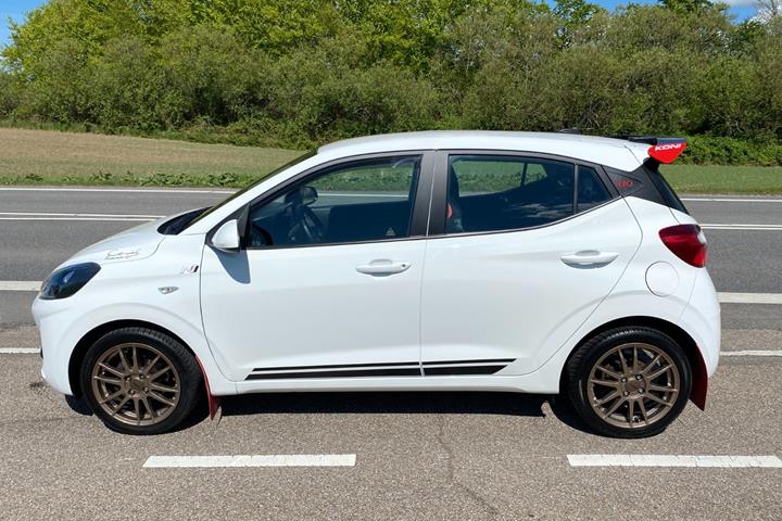 Hvid Hyundai i10 fra 2021