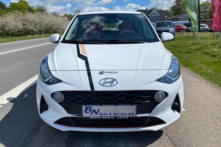 Hvid Hyundai i10 fra 2021