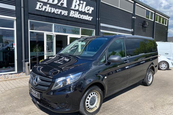 Sort Mercedes Vito 114 fra 2022