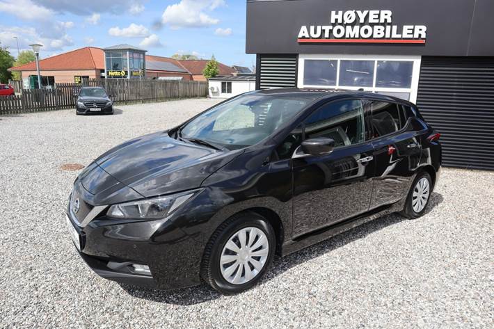 Sort Nissan Leaf fra 2022