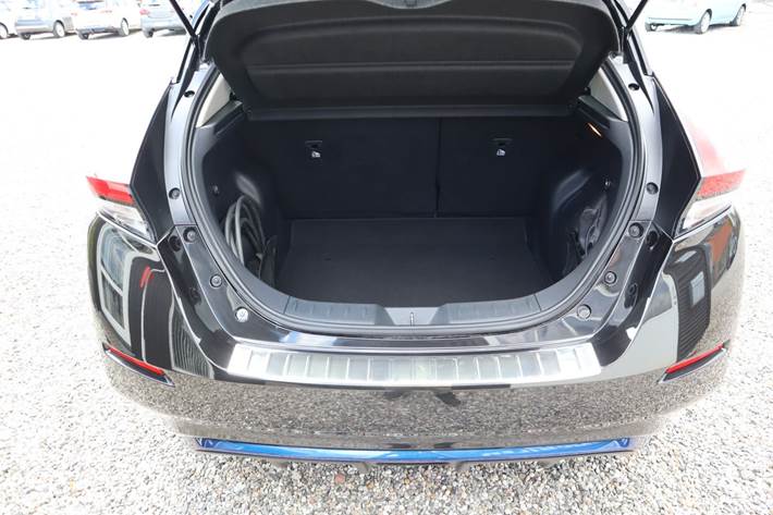 Sort Nissan Leaf fra 2022