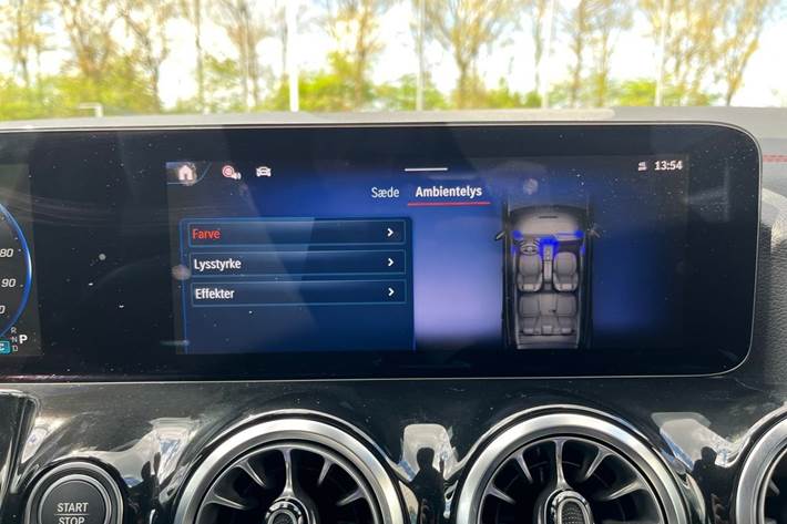 Sort Mercedes EQB250+ fra 2025
