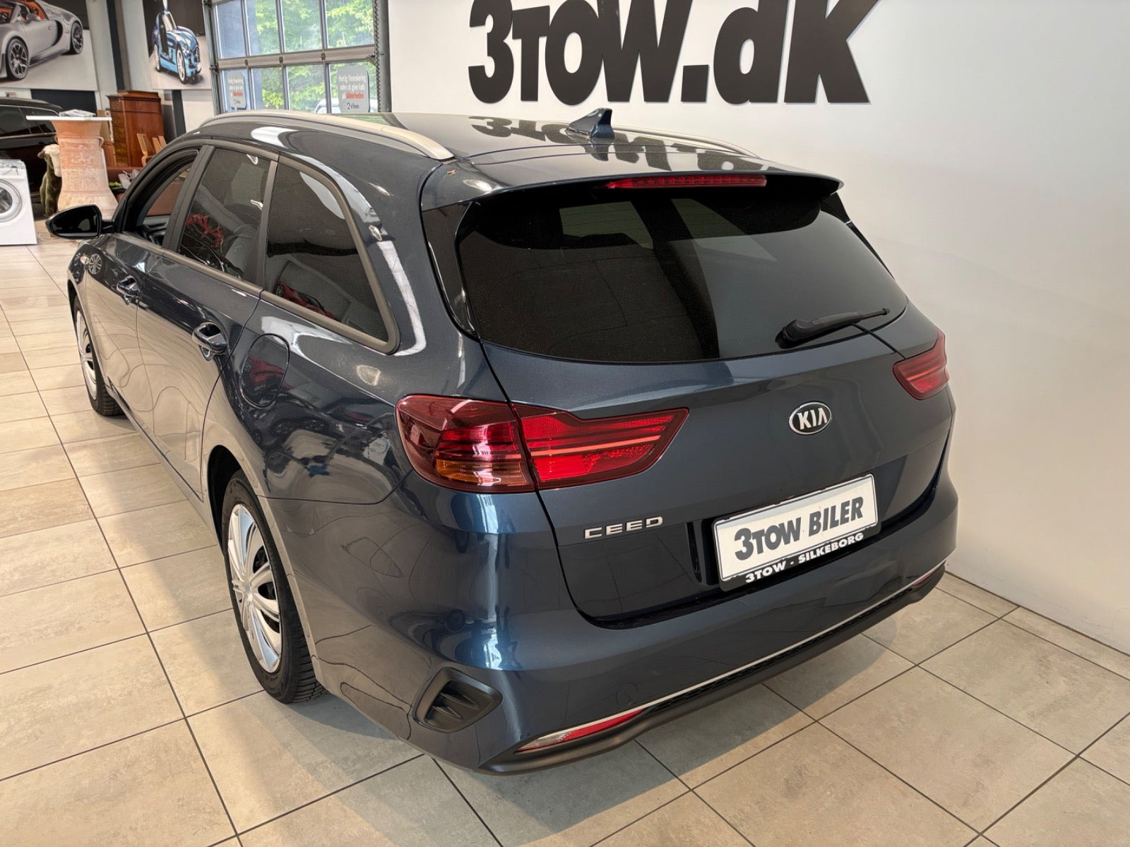 Blå Kia Ceed fra 2021