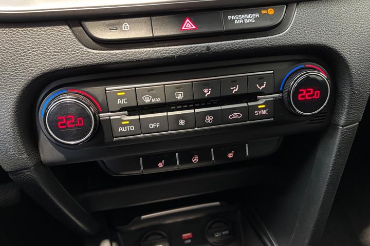 Blå Kia Ceed fra 2021
