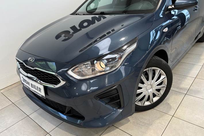 Blå Kia Ceed fra 2021