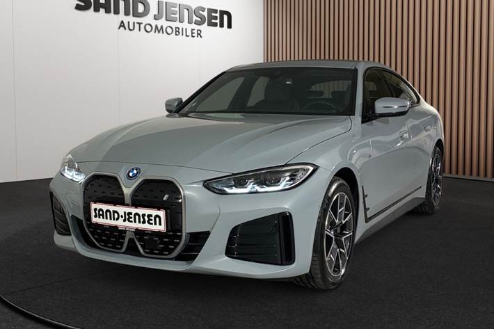 Grå BMW i4 fra 2024