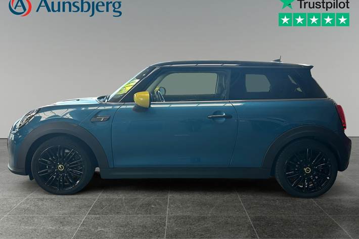 Blå Mini Cooper SE fra 2022