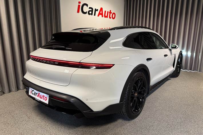 Hvid Porsche Taycan 4 fra 2022