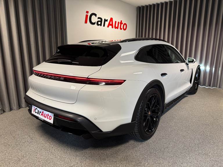 Porsche Taycan 4 Performance+ Cross Turismo