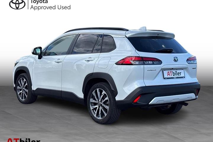 Hvid Toyota Corolla Cross fra 2023