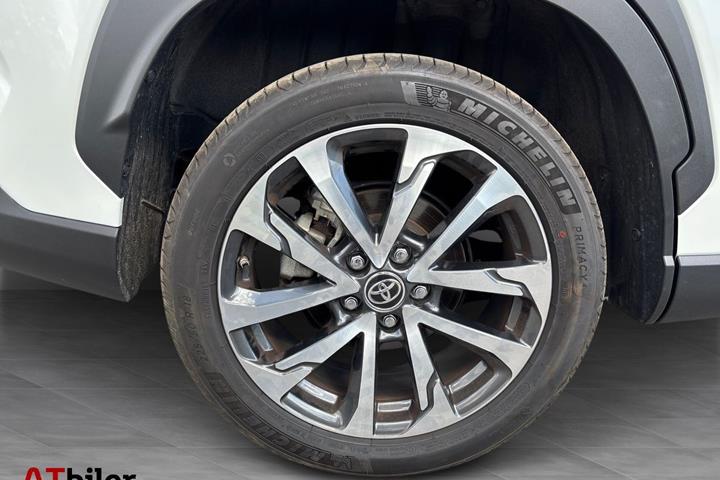 Hvid Toyota Corolla Cross fra 2023