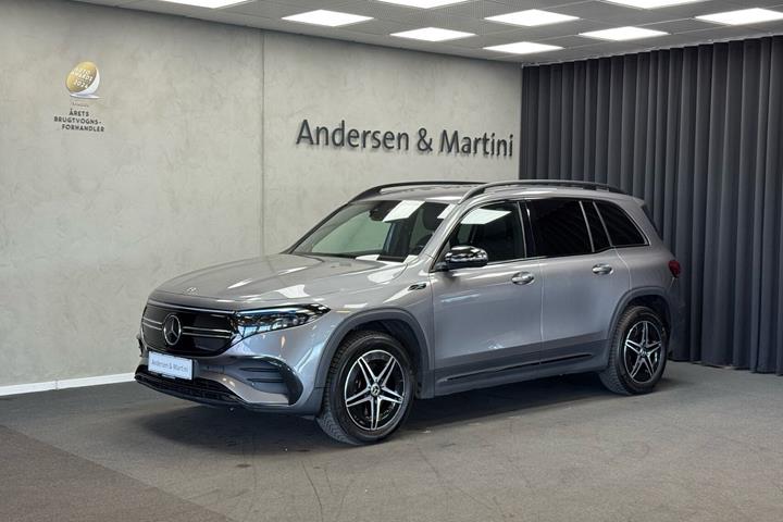 Grå Mercedes EQB 300 fra 2022 set udefra