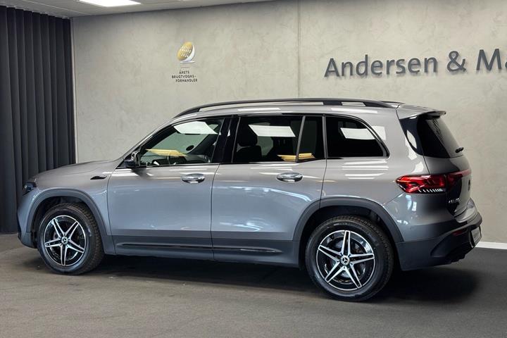 Grå Mercedes EQB 300 fra 2022