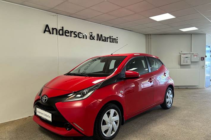 Rød Toyota Aygo fra 2016