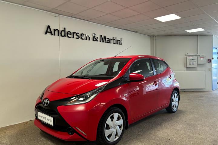 Rød Toyota Aygo fra 2016