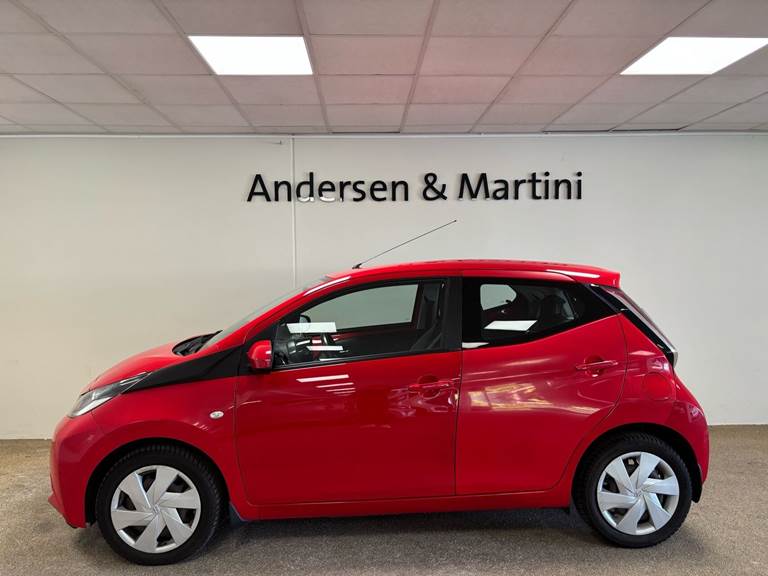 Toyota Aygo 1,0 VVT-I X-Play + X-Touch 69HK 5d