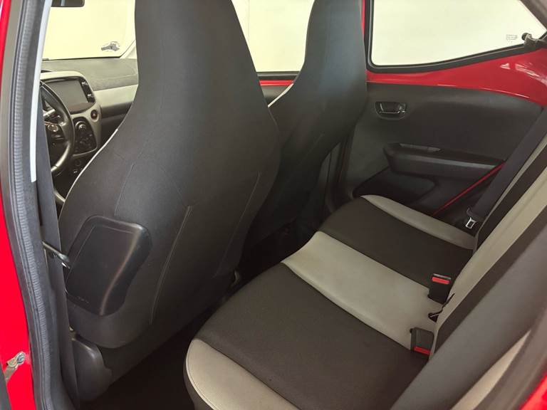 Toyota Aygo 1,0 VVT-I X-Play + X-Touch 69HK 5d