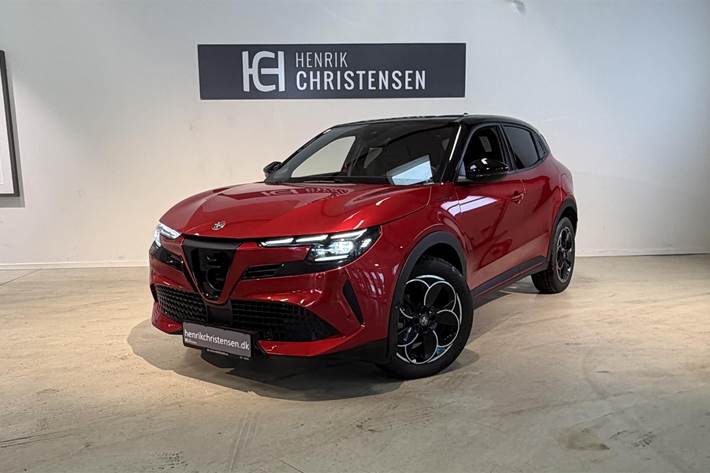 Rød Alfa Romeo Junior fra 2024
