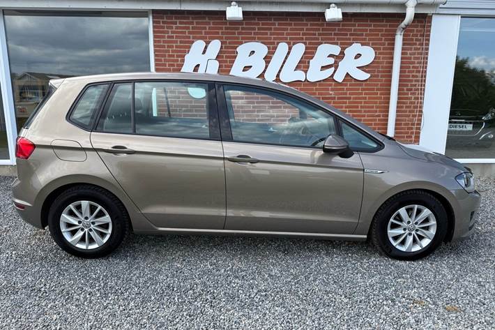Sort VW Golf Sportsvan fra 2015