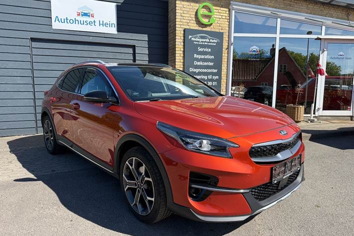 Orange Kia XCeed fra 2020