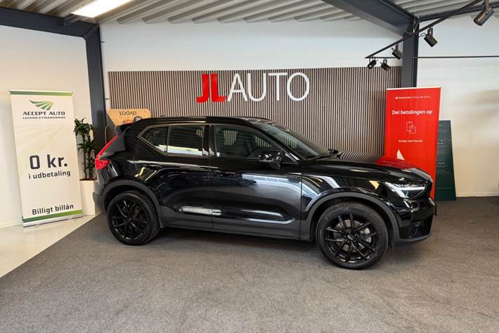 Sort Volvo XC40 fra 2023