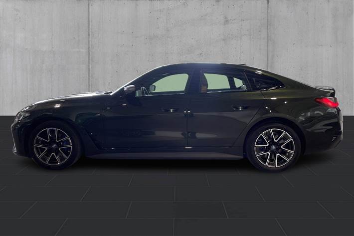 Grøn BMW i4 fra 2024