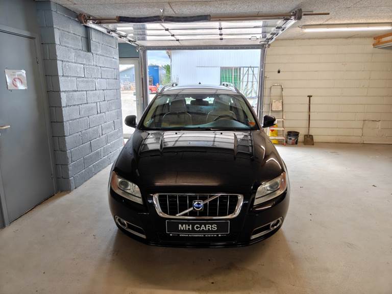 Volvo V70 2,5 T Momentum aut.
