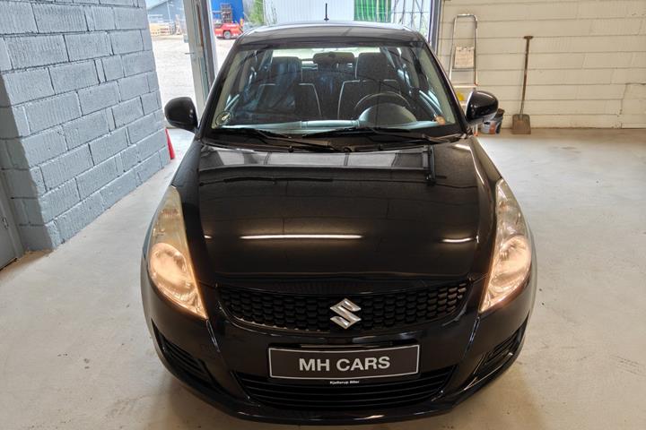 Gul Suzuki Swift fra 2011