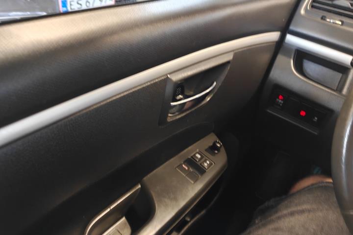 Gul Suzuki Swift fra 2011