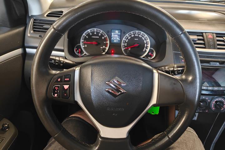 Gul Suzuki Swift fra 2011