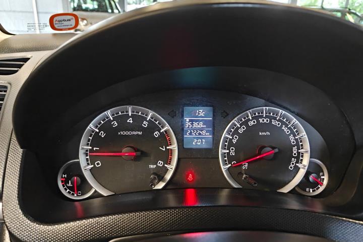 Gul Suzuki Swift fra 2011