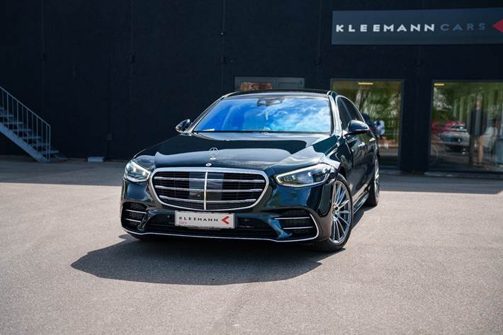 Grøn Mercedes S580 e fra 2022