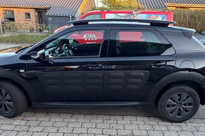 Sort Citroën C4 Cactus fra 2017