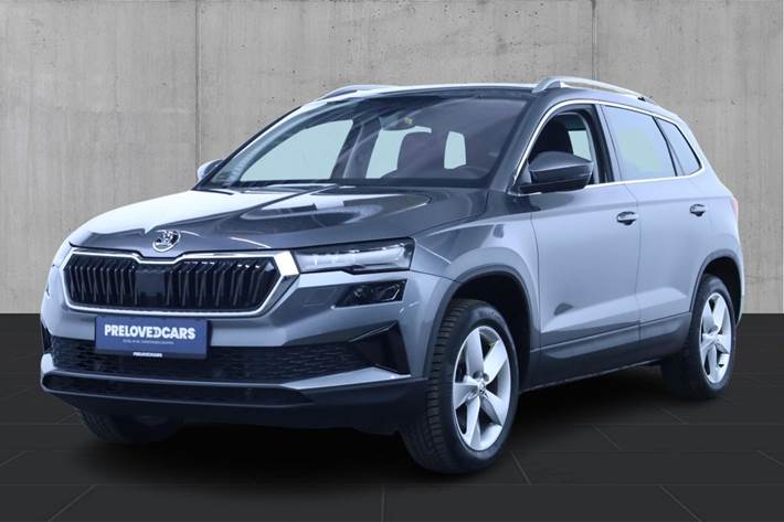 Grå Skoda Karoq fra 2023