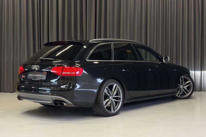 Sort Audi S4 fra 2010