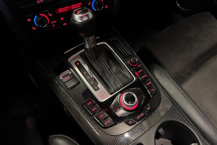 Sort Audi S4 fra 2010