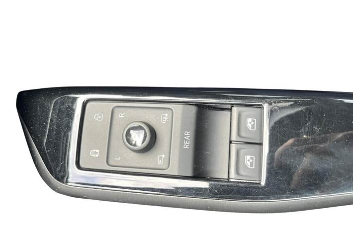 Grå VW ID.4 fra 2023