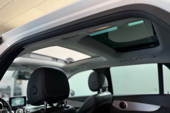 Hvid Mercedes GLC220 d fra 2016