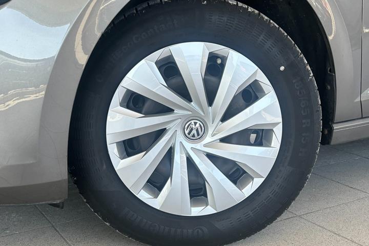 Grå VW Polo fra 2020